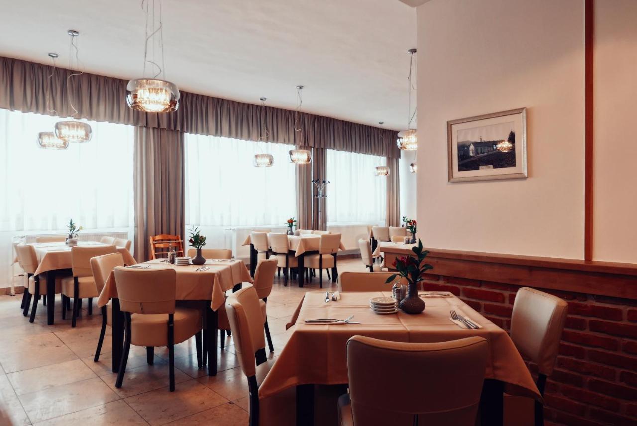 Mestsky Hotel Bobik โวลารี ภายนอก รูปภาพ